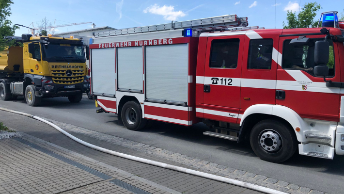 Nürnberg: Vorfahrt für Feuerwehr- Konvoi 